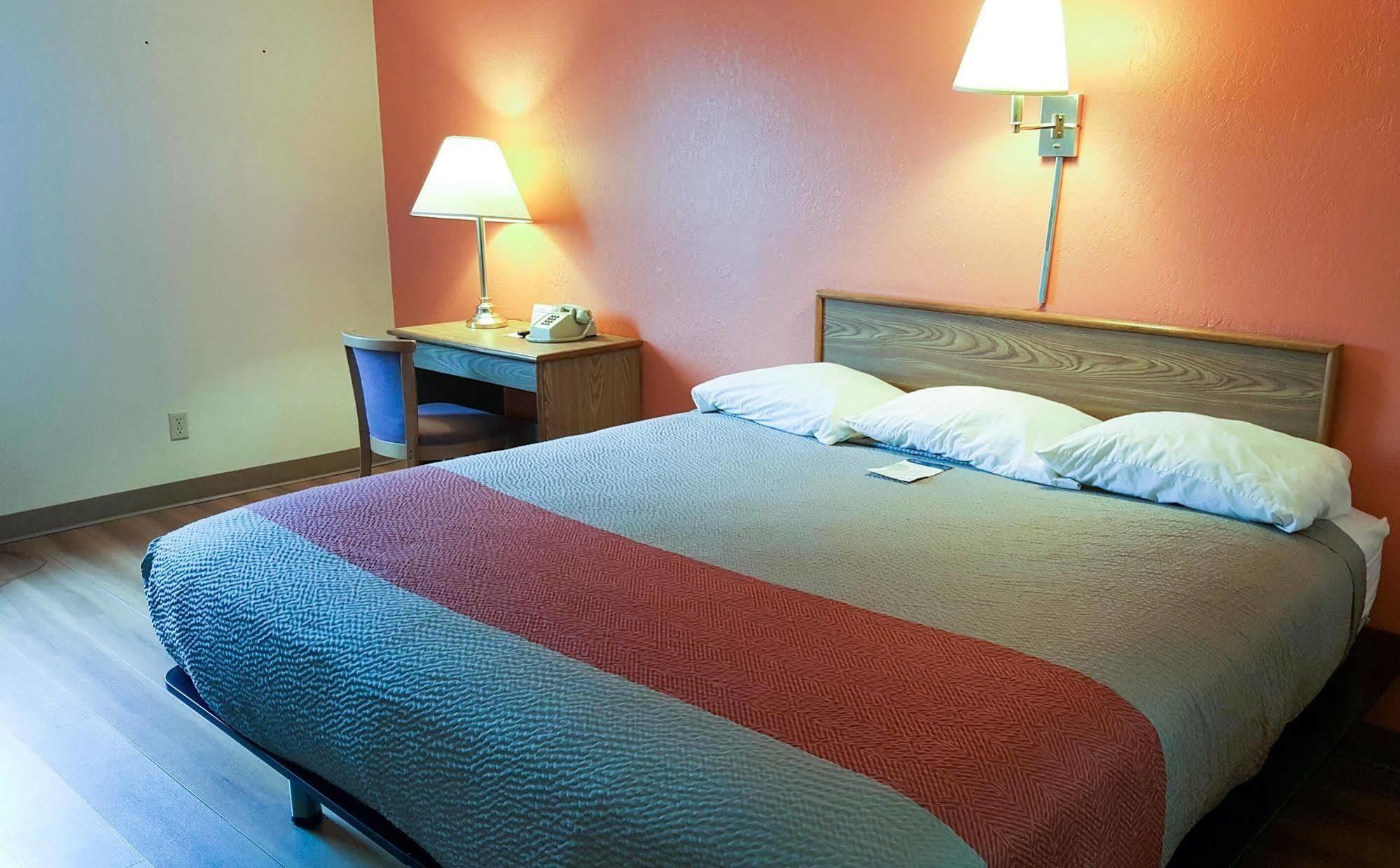 Motel 6-Saukville, Wi Екстериор снимка