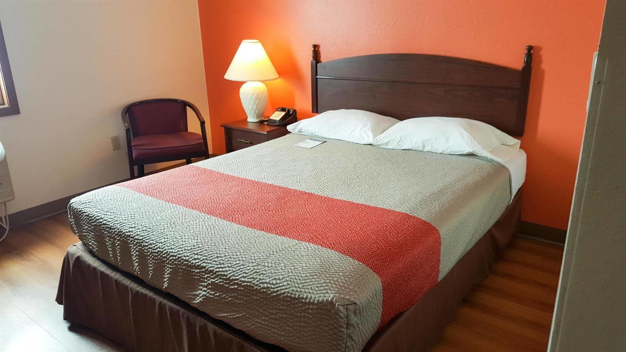 Motel 6-Saukville, Wi Екстериор снимка