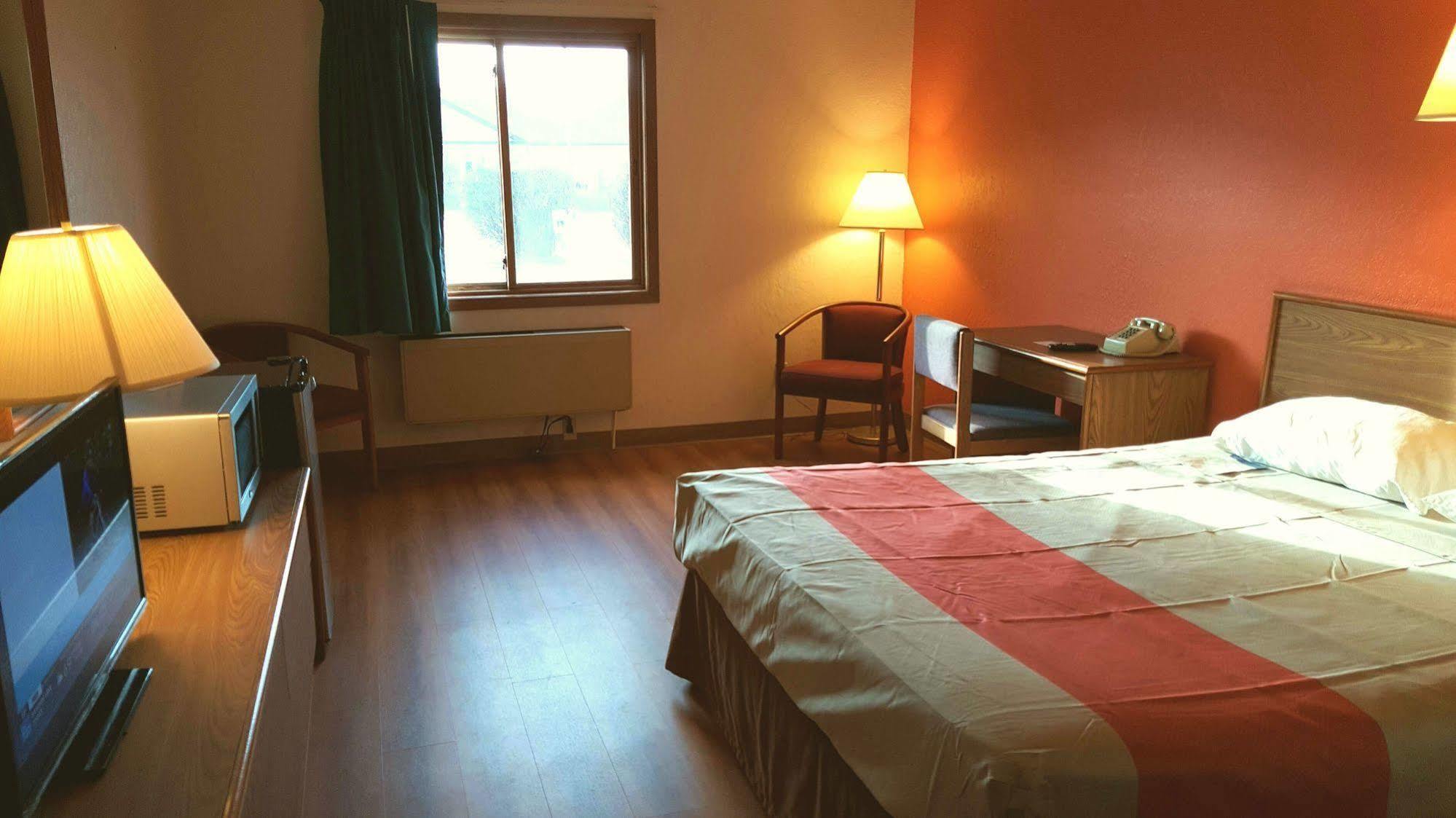 Motel 6-Saukville, Wi Екстериор снимка