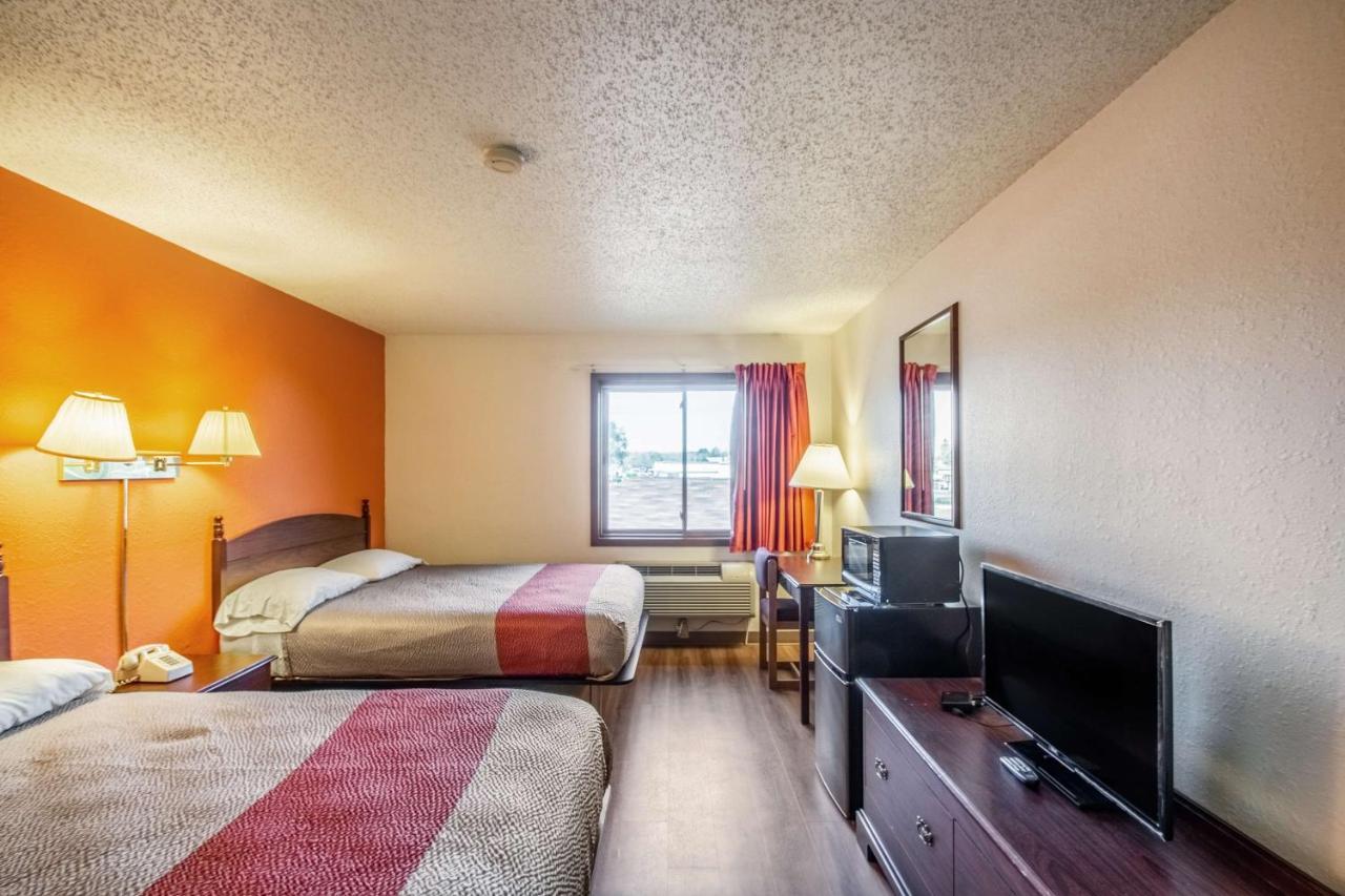 Motel 6-Saukville, Wi Екстериор снимка
