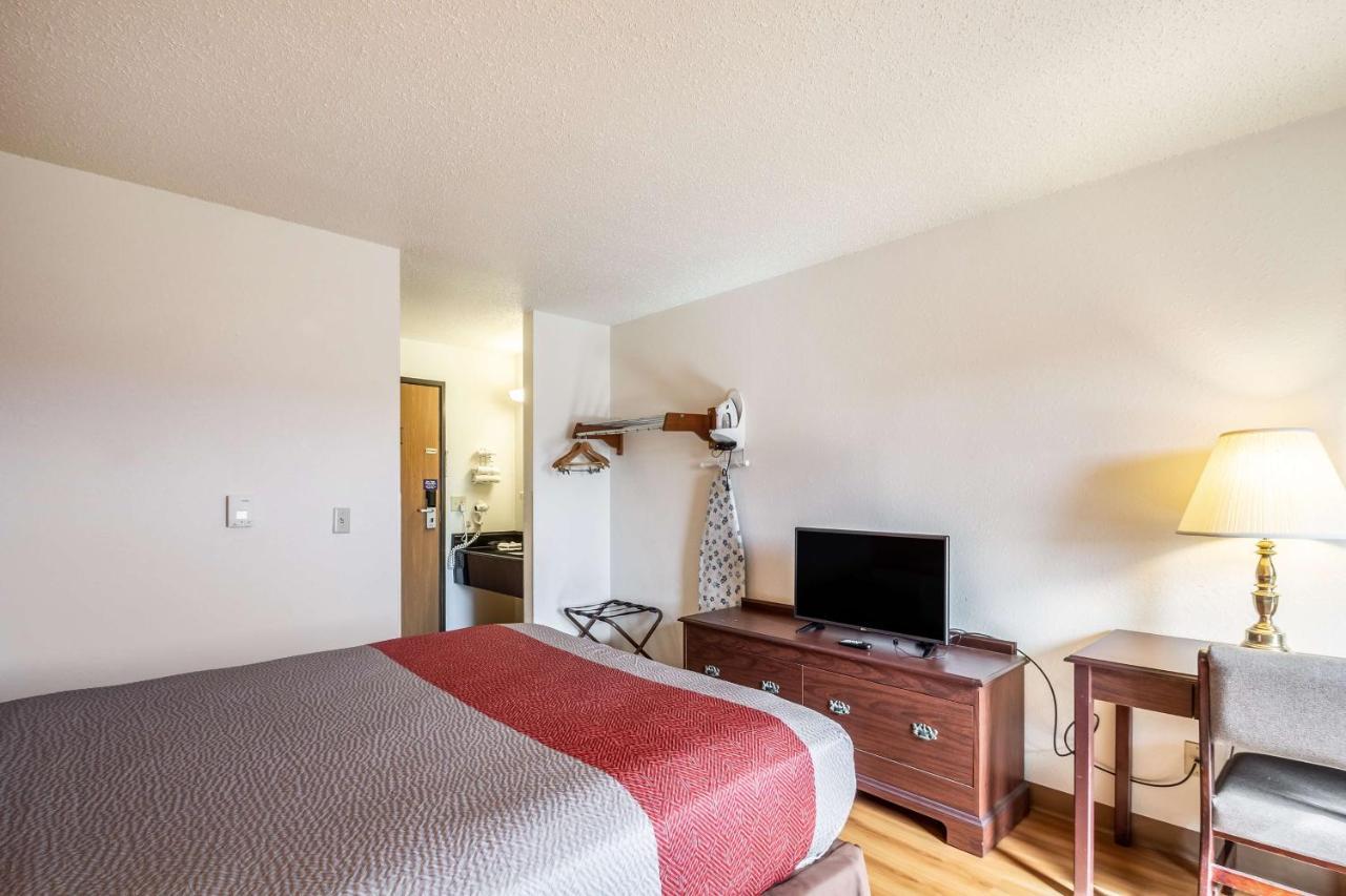 Motel 6-Saukville, Wi Екстериор снимка