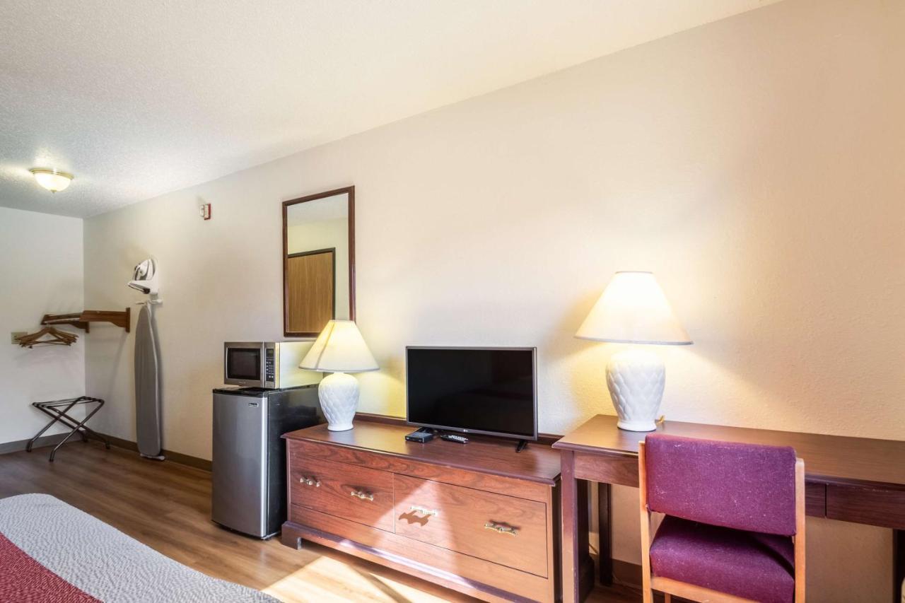 Motel 6-Saukville, Wi Екстериор снимка