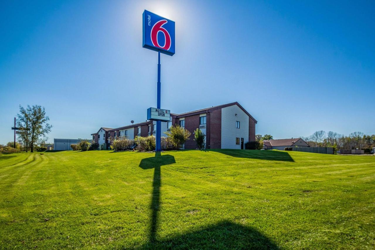 Motel 6-Saukville, Wi Екстериор снимка
