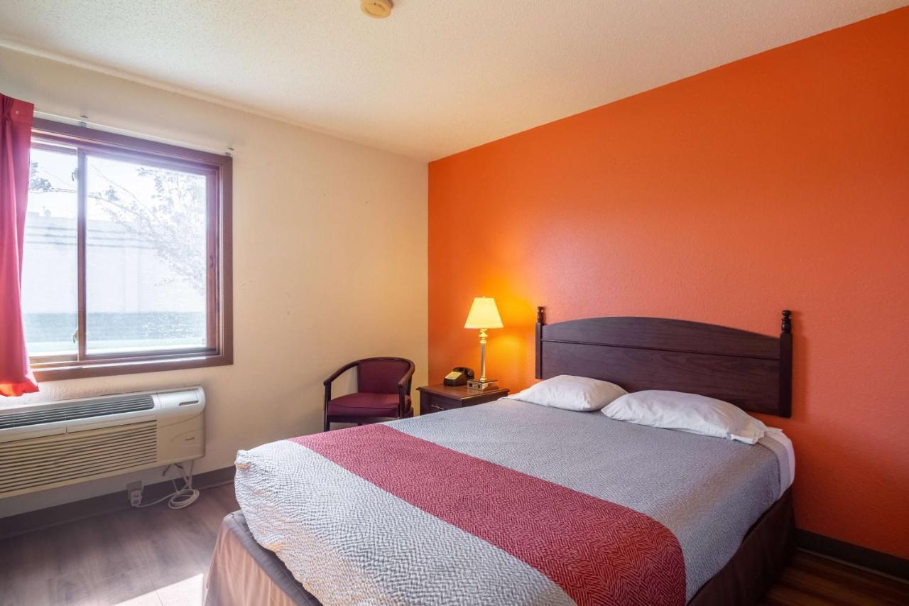 Motel 6-Saukville, Wi Екстериор снимка