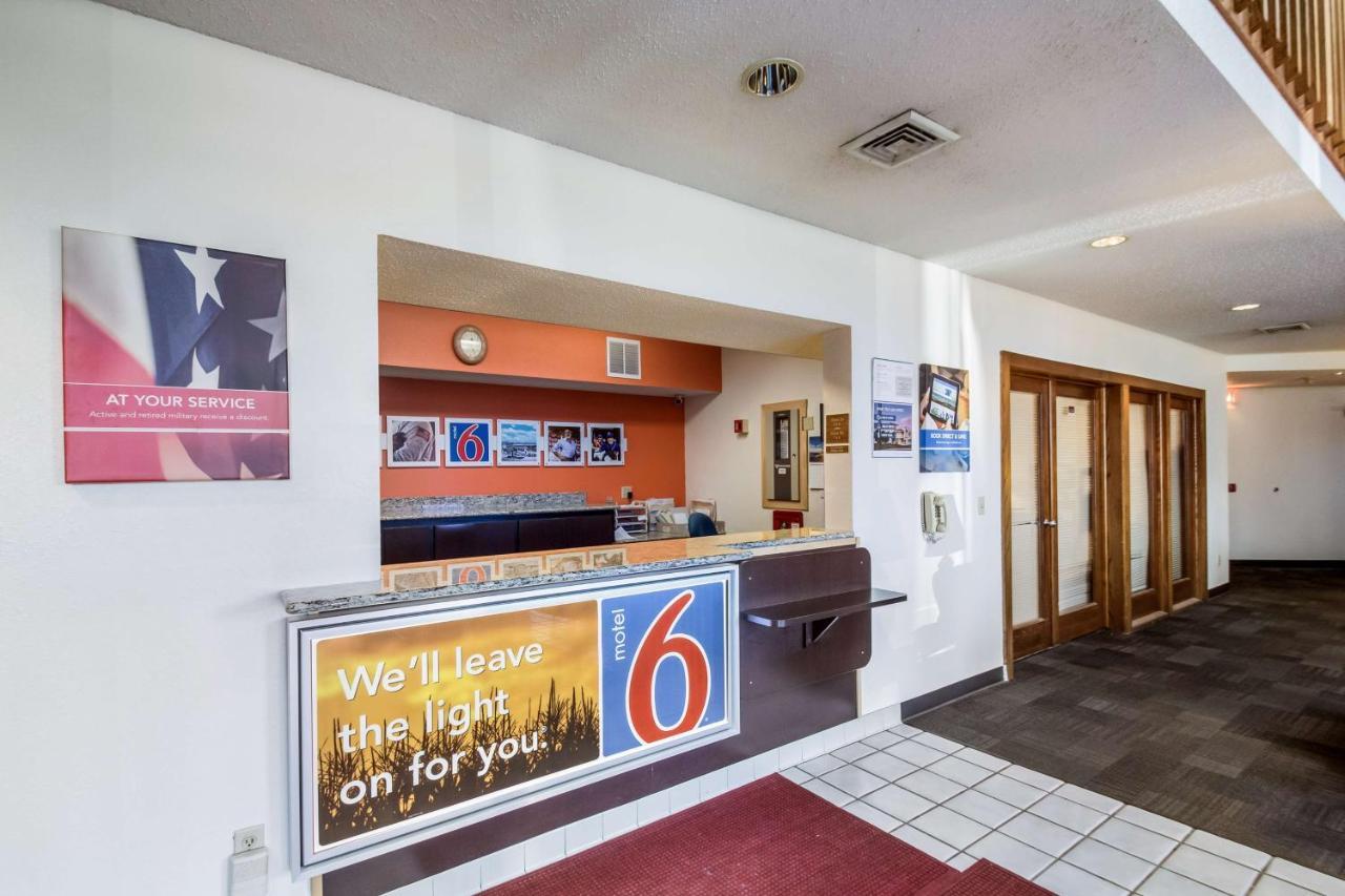 Motel 6-Saukville, Wi Екстериор снимка