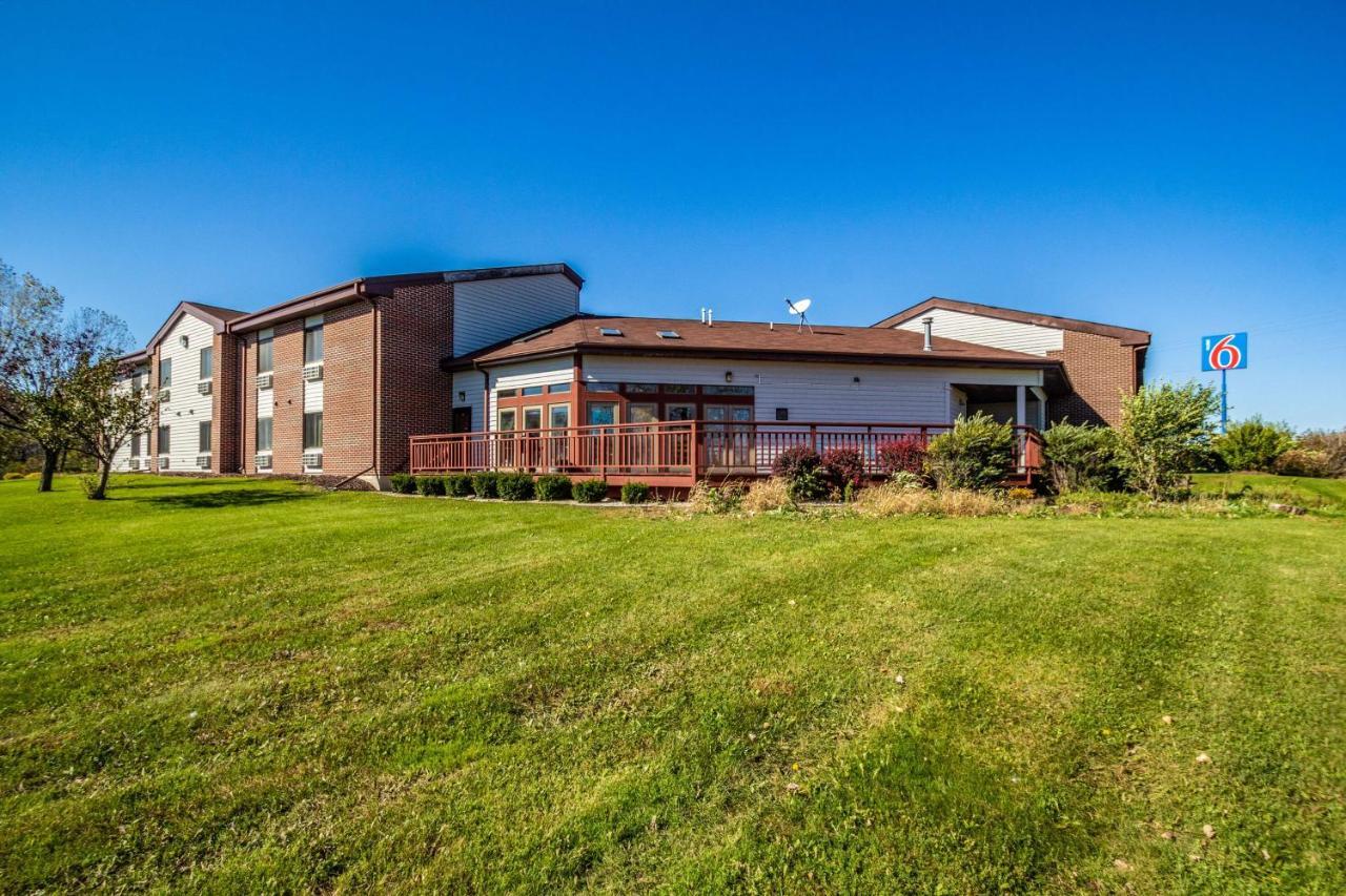 Motel 6-Saukville, Wi Екстериор снимка